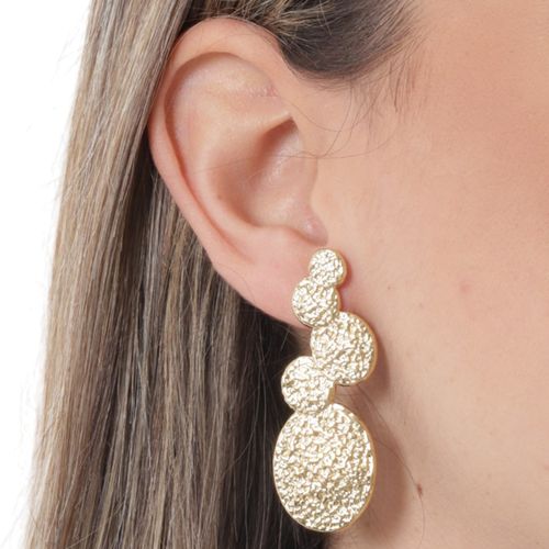 Aretes dorados para mujer