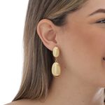 104702015-Aretes-largos-dorados-para-mujer