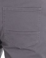104771369-Pantalon-5-pocket-Nautica-gris-solido-para-hombre