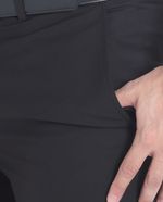 104428256-Pantalon-formal-Unexpected-slim-fit-negro-solido-para-hombre