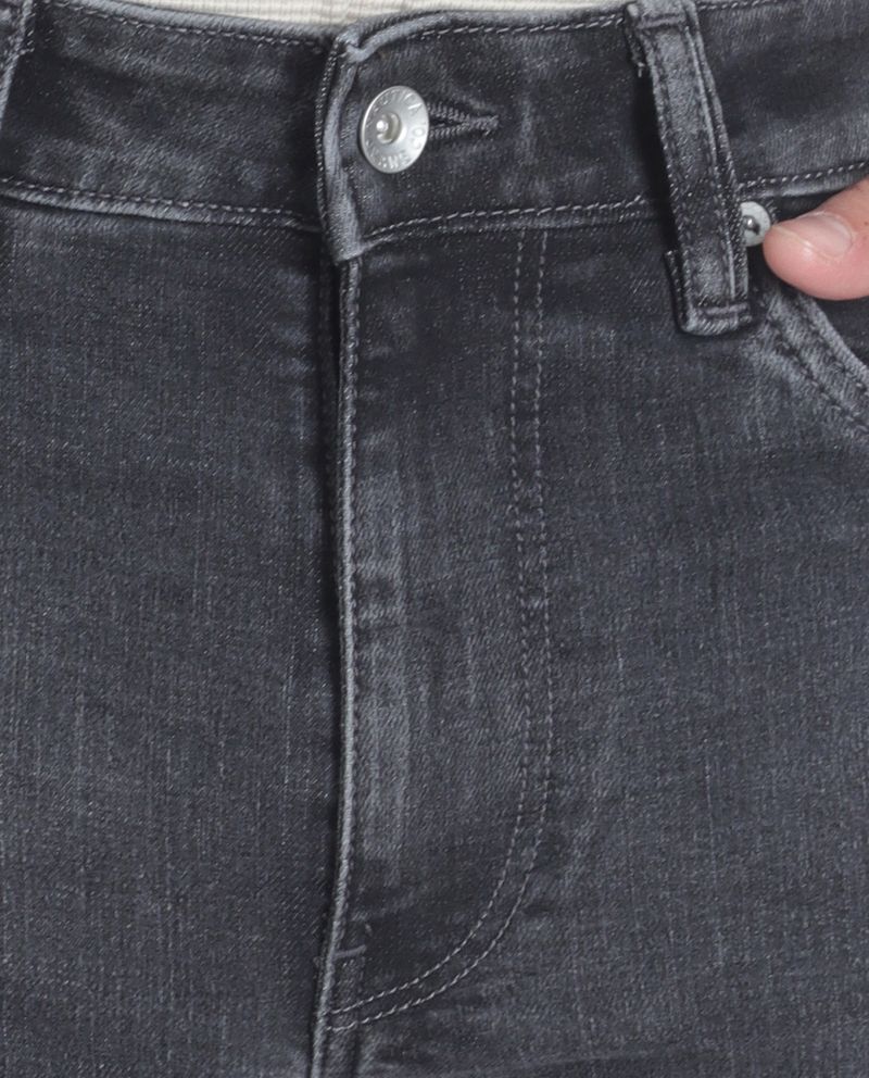 104771307-Jeans-Nautica-Jeans-Co.-tapered-fit-gris-denim-lavado-para-hombre