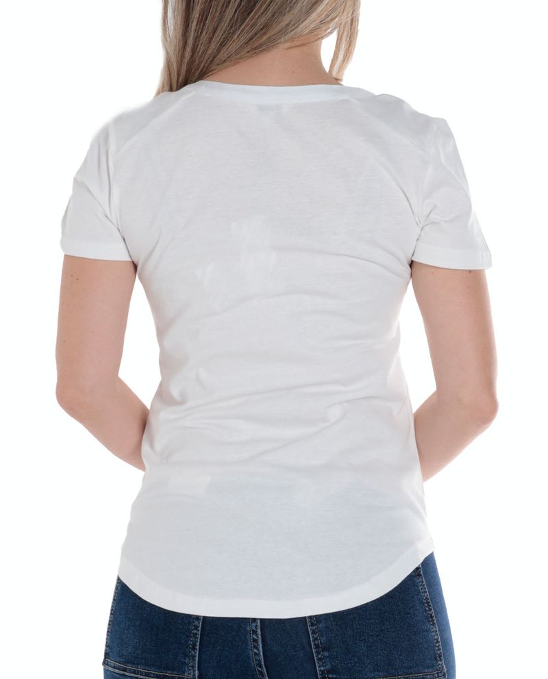 104625938-Camiseta-Sabrina-blanca-de-mangas-cortas-para-mujer