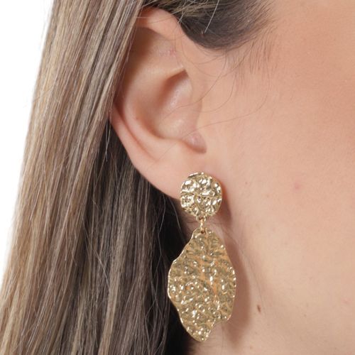 Aretes largos dorados para mujer