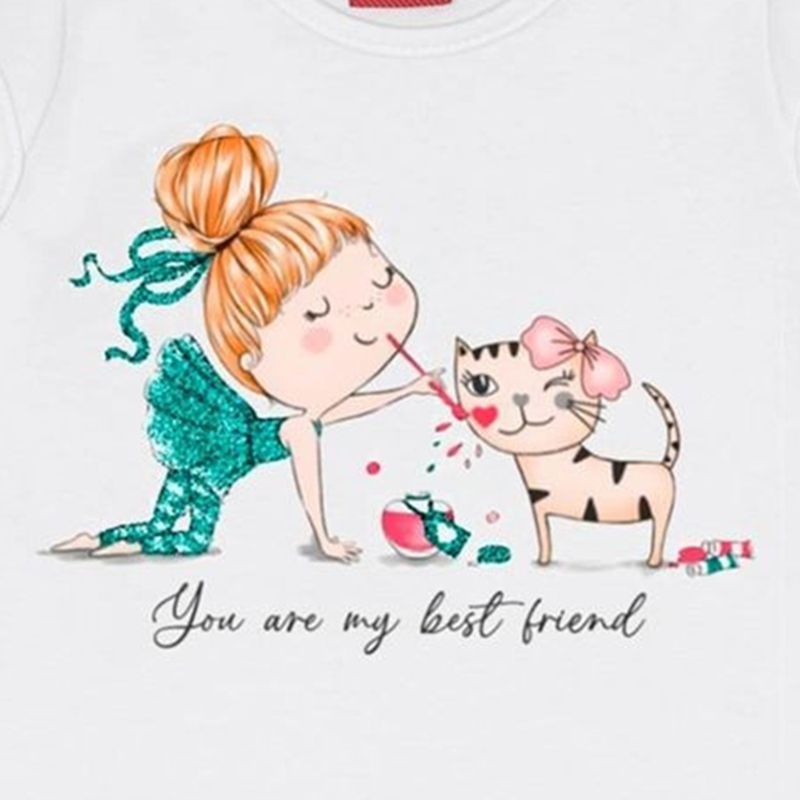 Blusa-blanca-con-estampado-para-niña-104781947