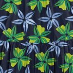 Vestido-azul-con-estampado-de-flores-para-niña-104789134
