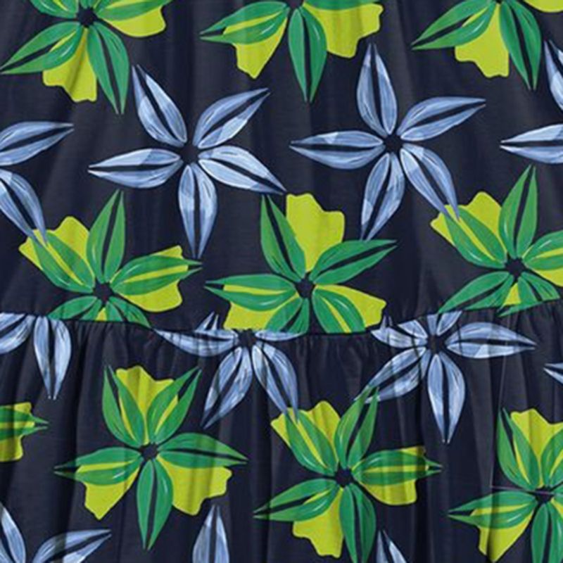 Vestido-azul-con-estampado-de-flores-para-niña-104789134