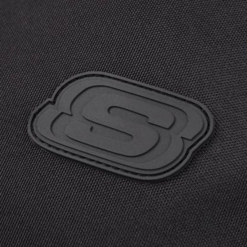 104797699-Mochila-Skeachers-juvenil-negra-12x18x6-pulgadas