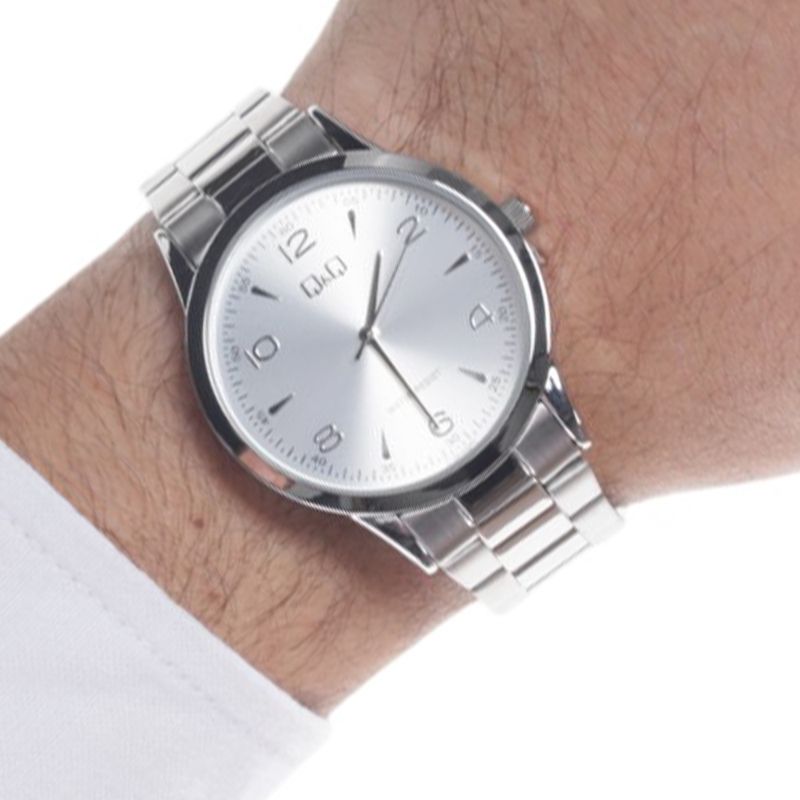 104782573-Reloj-QQ-analogo-de-metal-plateado-para-hombre
