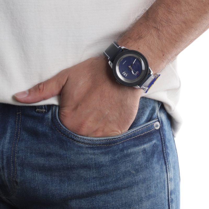 104782587-Reloj-QQ-analogo-de-cuero-negro-para-hombre