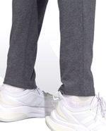 104800377-Pants-deportivo-Adidas-gris-heather-para-hombre