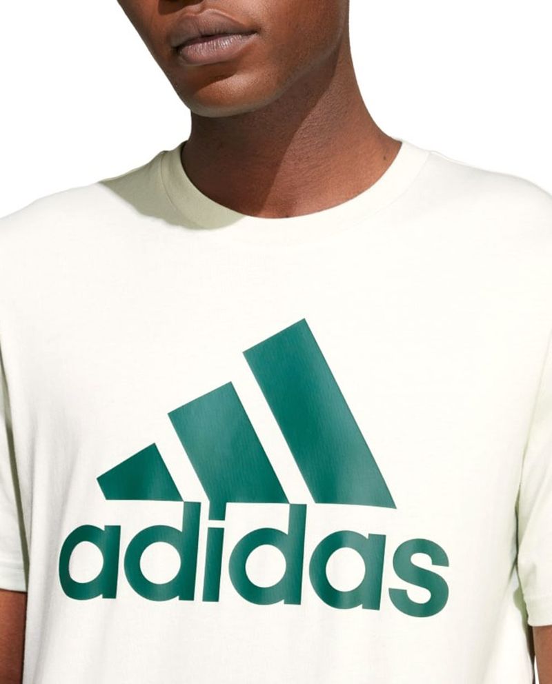 104800386-Camiseta-deportiva-Adidas-blanca-estampada-para-hombre