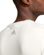 104800386-Camiseta-deportiva-Adidas-blanca-estampada-para-hombre