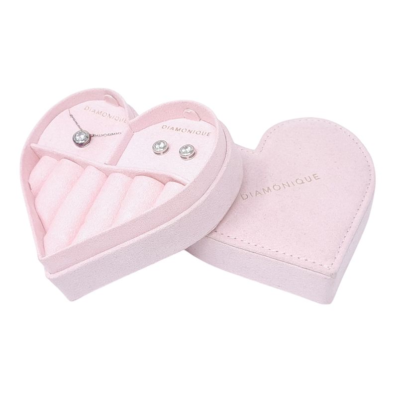 101457554-Set-de-cadena-con-dije-y-aretes-plateados-para-mujer