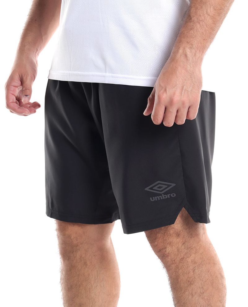 104699464-Short-deportivo-Umbro-negro-estampado-para-hombre