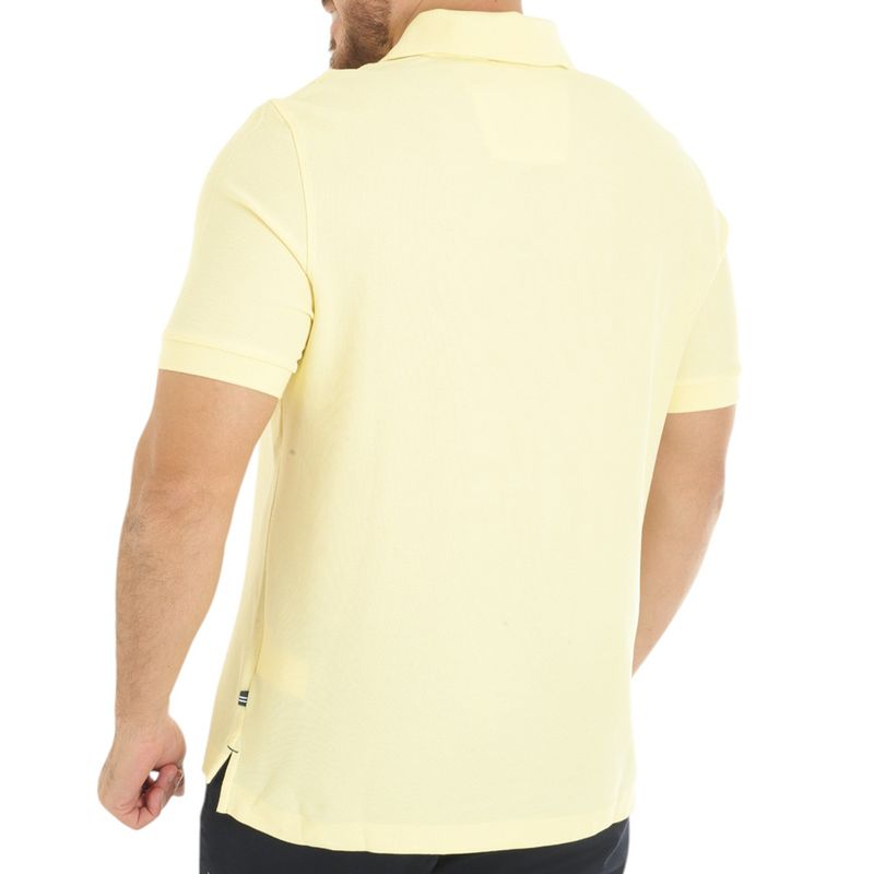 104787974-Camisa-polo-basica-regular-fit-Nautica-amarilla-solida-para-hombre