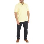 104787974-Camisa-polo-basica-regular-fit-Nautica-amarilla-solida-para-hombre