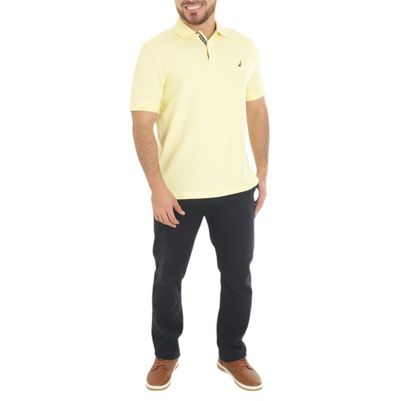 104787974-Camisa-polo-basica-regular-fit-Nautica-amarilla-solida-para-hombre