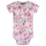 104735668-Mameluco-rosado-con-estampado-de-flores-para-bebe-niña