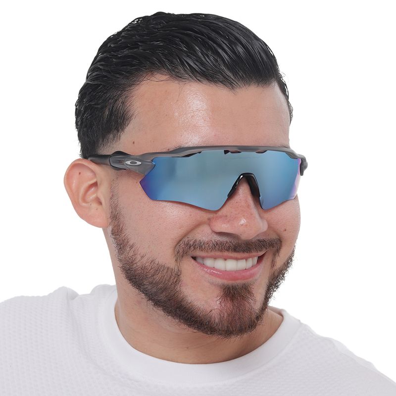 104797687