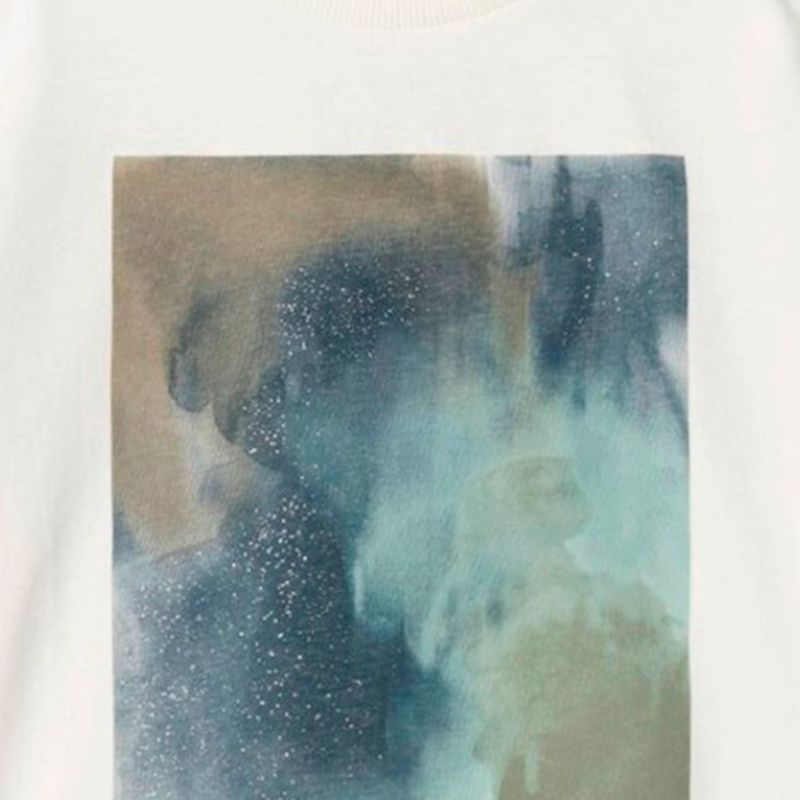 104799395-Blusa-blanca-con-estampado-para-niña
