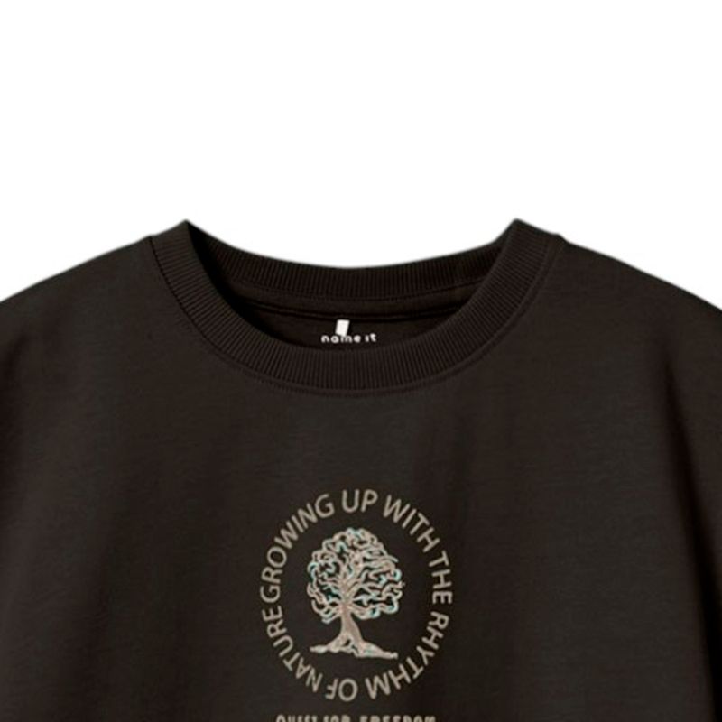 104799442-Camiseta-negra-con-estampado-para-niño