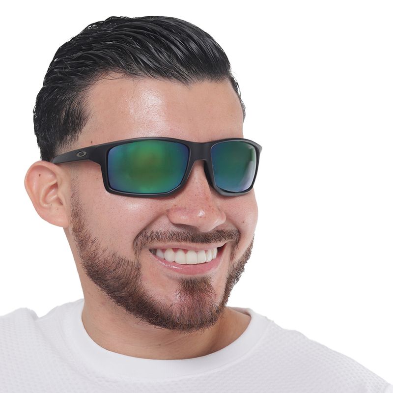 104797685