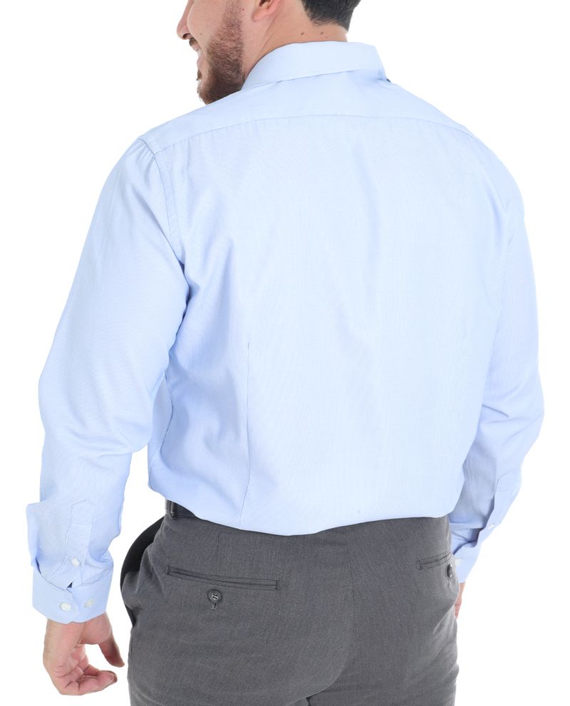 104802596-Camisa-formal-Oscar-de-la-Renta-tailored-fit-celeste-con-mini-cuadros-para-hombre