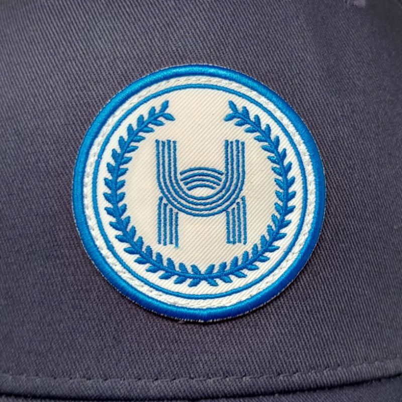 104773671-Gorra-deportiva-Under-Armour-azul-navy-para-hombre