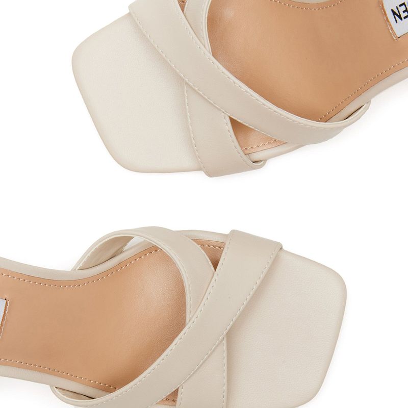 104806003-Sandalia-casual-Steve-Madden-blanco-para-mujer