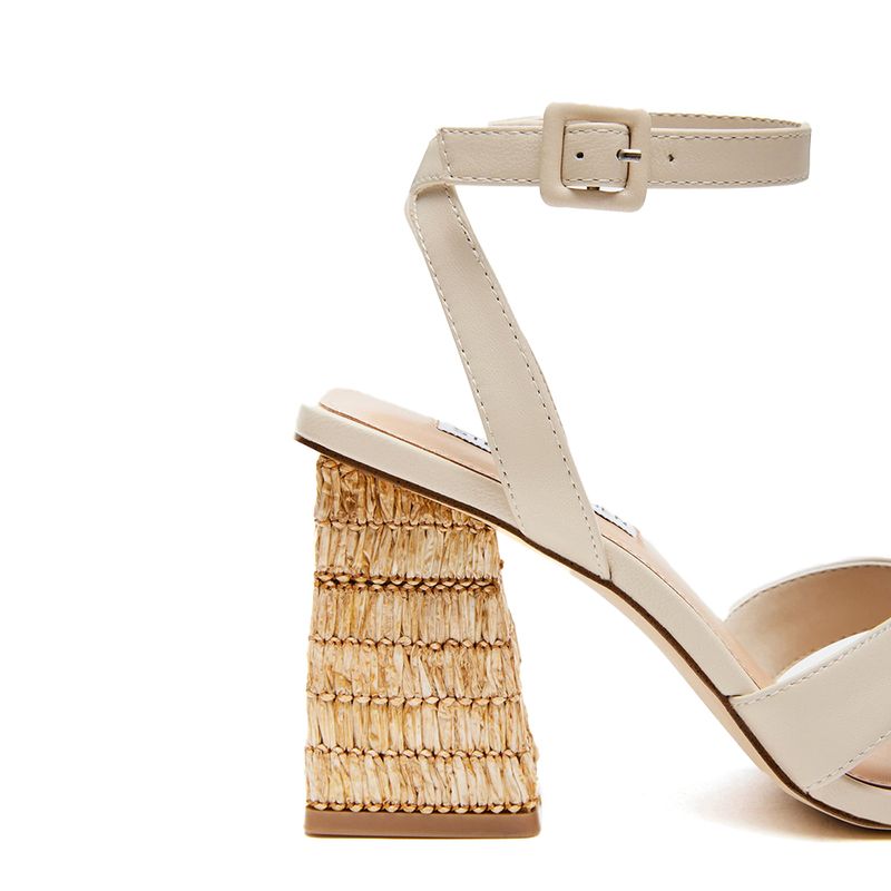 104806003-Sandalia-casual-Steve-Madden-blanco-para-mujer