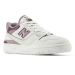 104806892-Zapato-casual-New-Balance-550-color-blanco-para-mujer