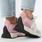 104808973-Zapato-deportivo-casual-New-Balance-327-rosado-para-mujer