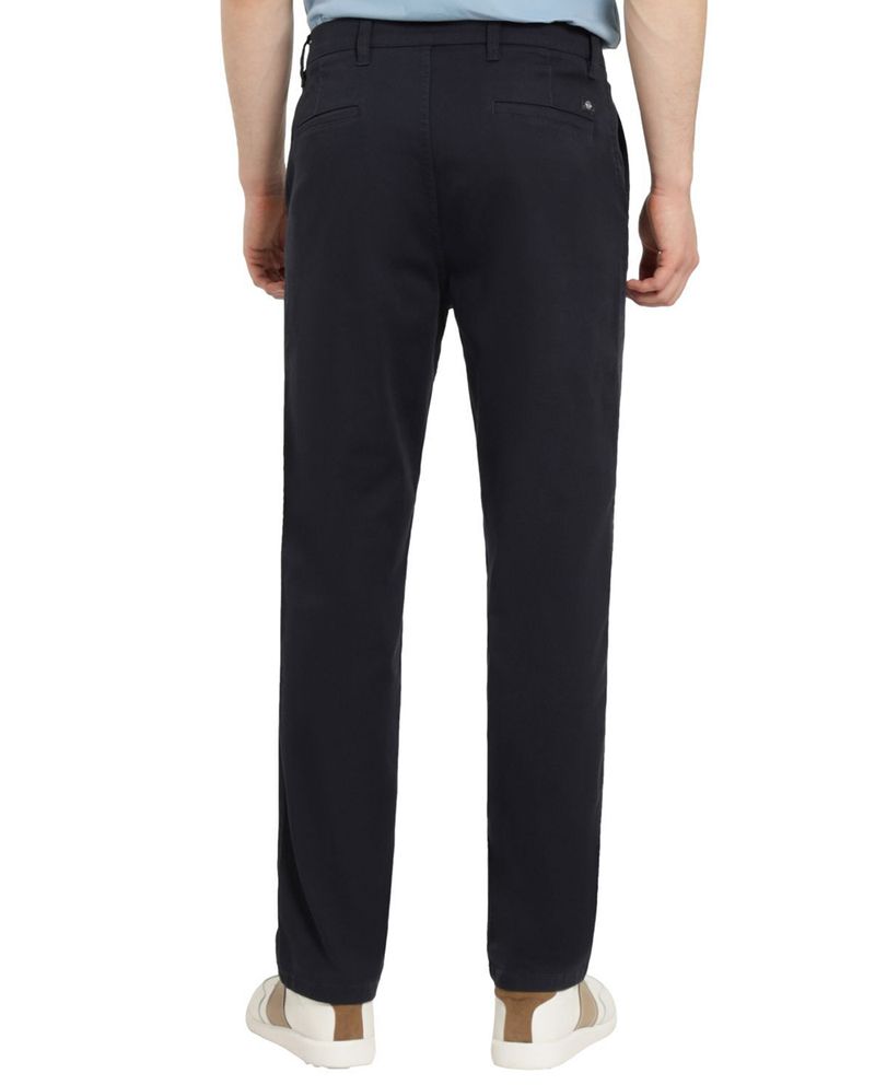 104789368-Pantalon-chino-slim-fit-Dockers-negro-solido-para-hombre