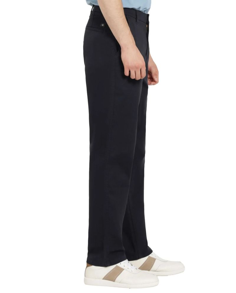 104789368-Pantalon-chino-slim-fit-Dockers-negro-solido-para-hombre