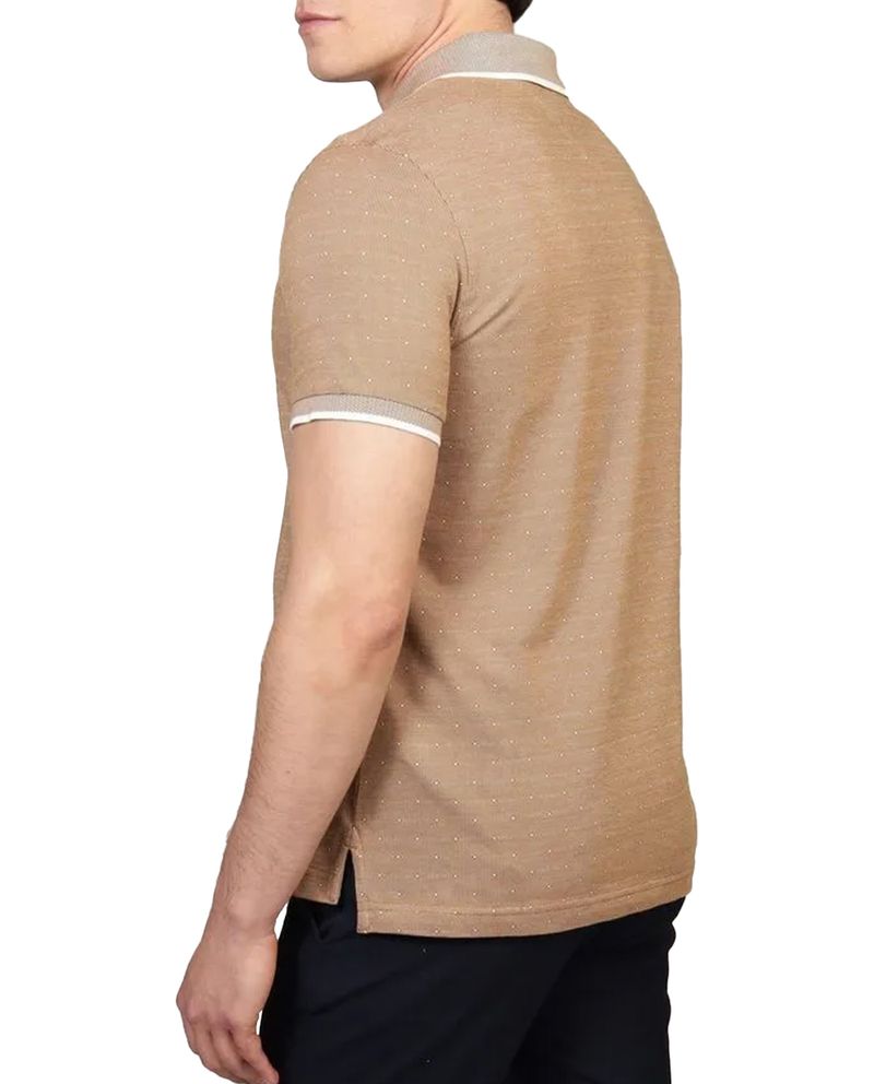 104804452-Camisa-polo-Tommy-Hilfiger-regular-fit-cafe-con-mini-print-para-hombre