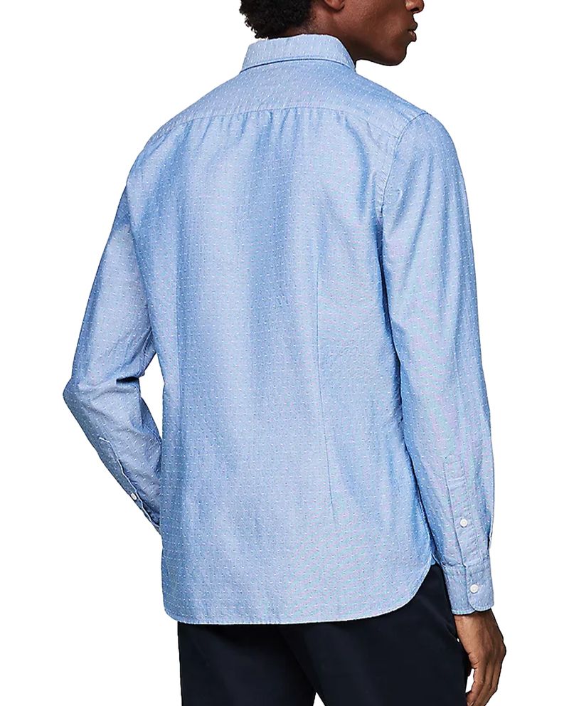 104804459-Camisa-oxford-Tommy-Hilfiger-slim-fit-celeste-con-mini-print-para-hombre