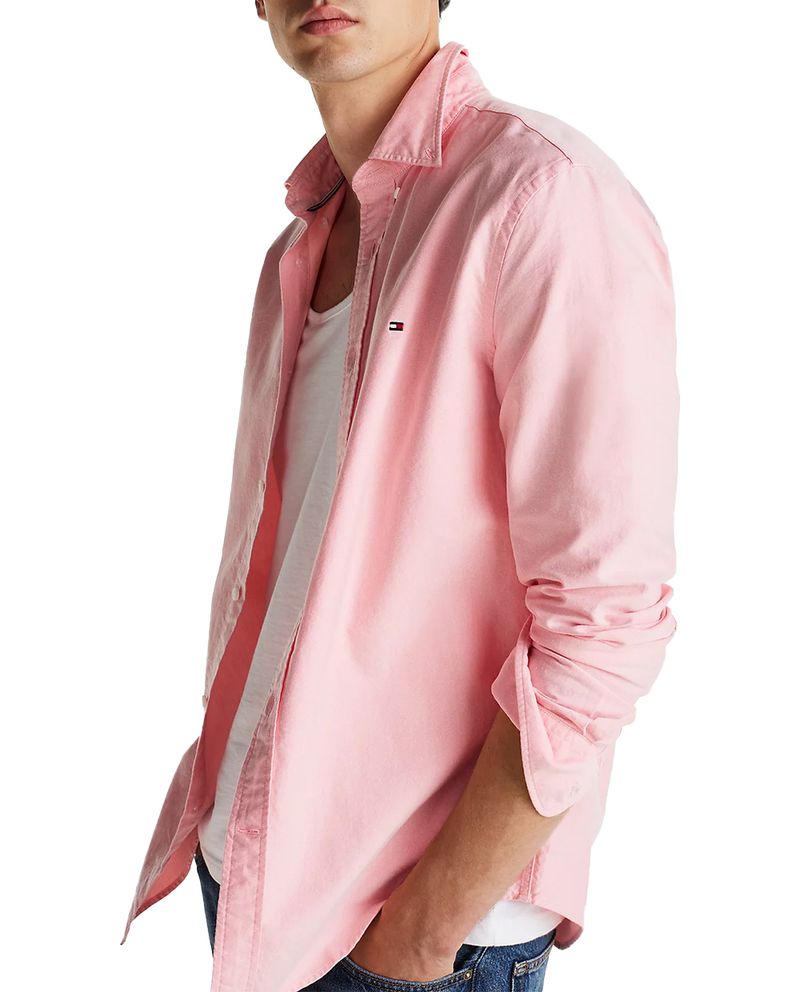 104804490-Camisa-oxford-Tommy-Hilfiger-regular-fit-rosada-texturizada-para-hombre