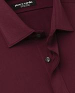 104805601-Camisa-formal-Pierre-Cardin-slim-fit-color-vino-solida-para-hombre