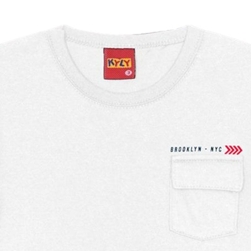 Camiseta-blanca-con-estampado-para-niño-104801363