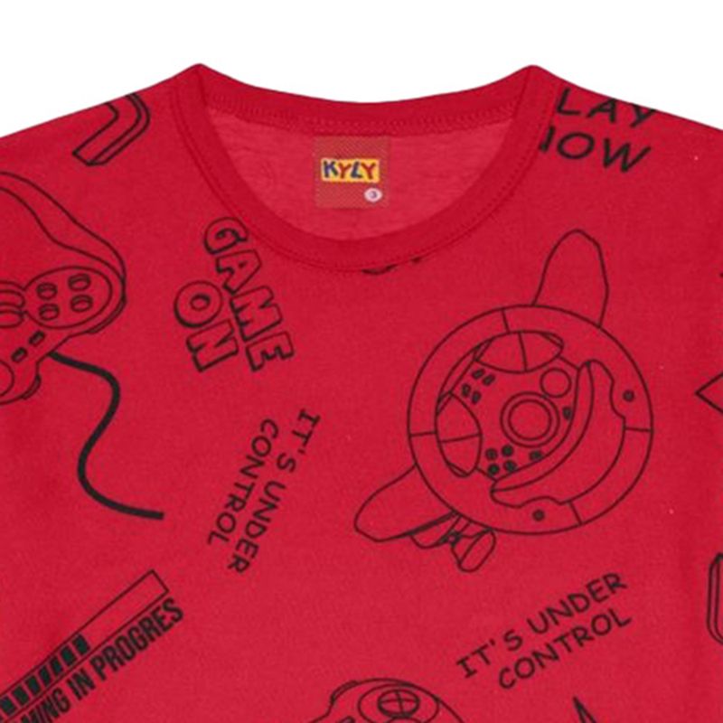 Camiseta-roja-con-estampado-para-niño-104801383