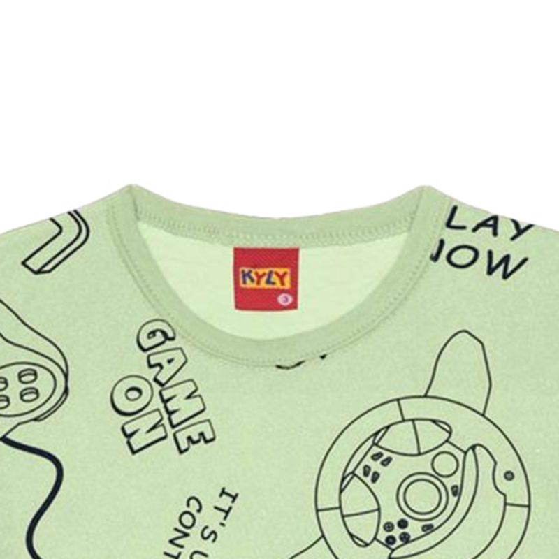 Camiseta-verde-con-estampado-para-niño-104801386
