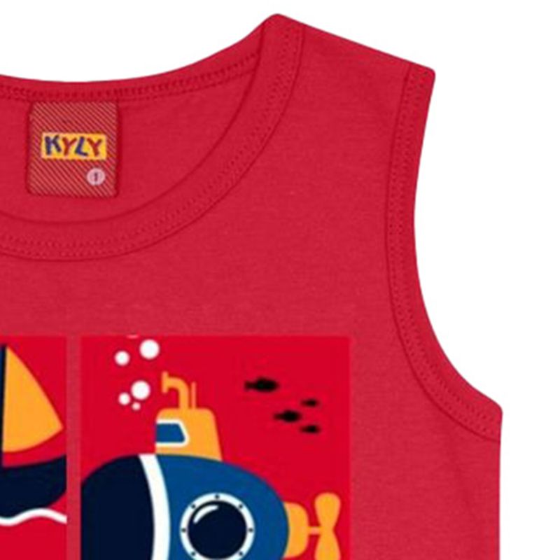 Camiseta-roja-con-estampado-para-niño-104801333