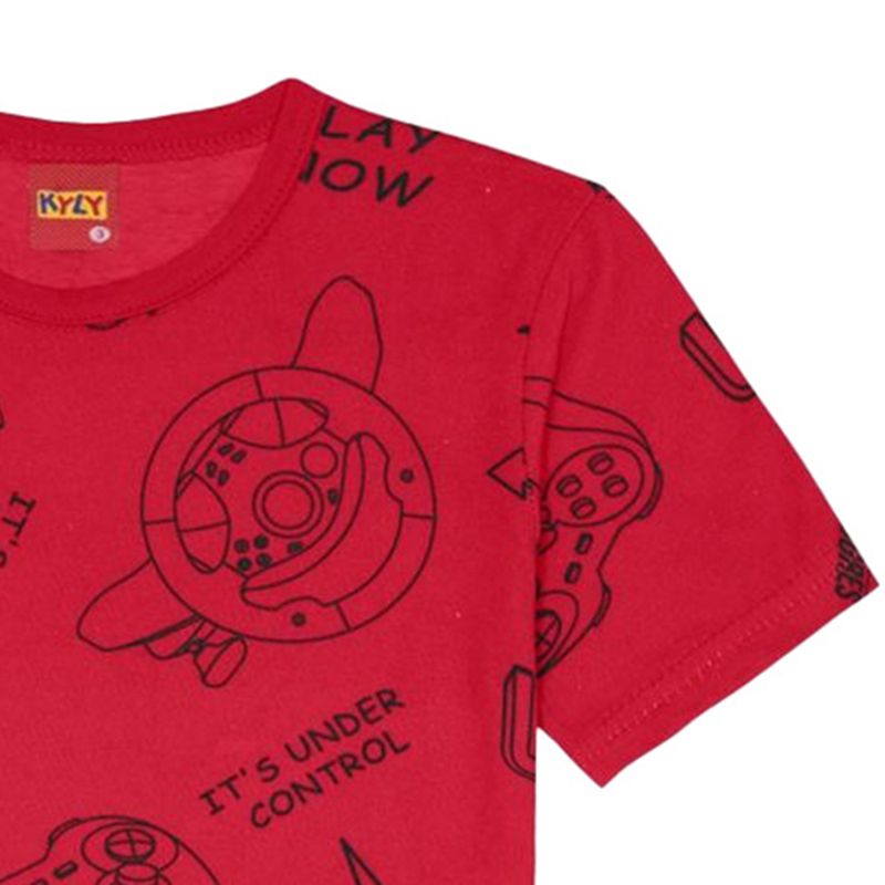 Camiseta-roja-con-estampado-para-niño-104801383