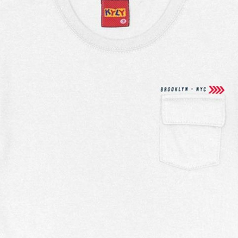Camiseta-blanca-con-estampado-para-niño-104801363
