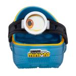 104825597-Crocs-clasico-Clog-Mi-Villano-Favorito-celeste-para-niño