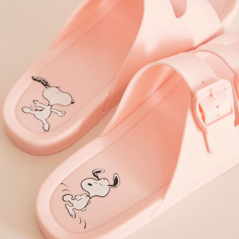 104818379-Sandalias-de-playa-Women-Secret-de-Snoopy-para-mujer