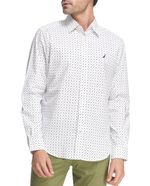 104818586-Camisa-casual-Nautica-regular-fit-blanca-con-mini-print-floral-para-hombre
