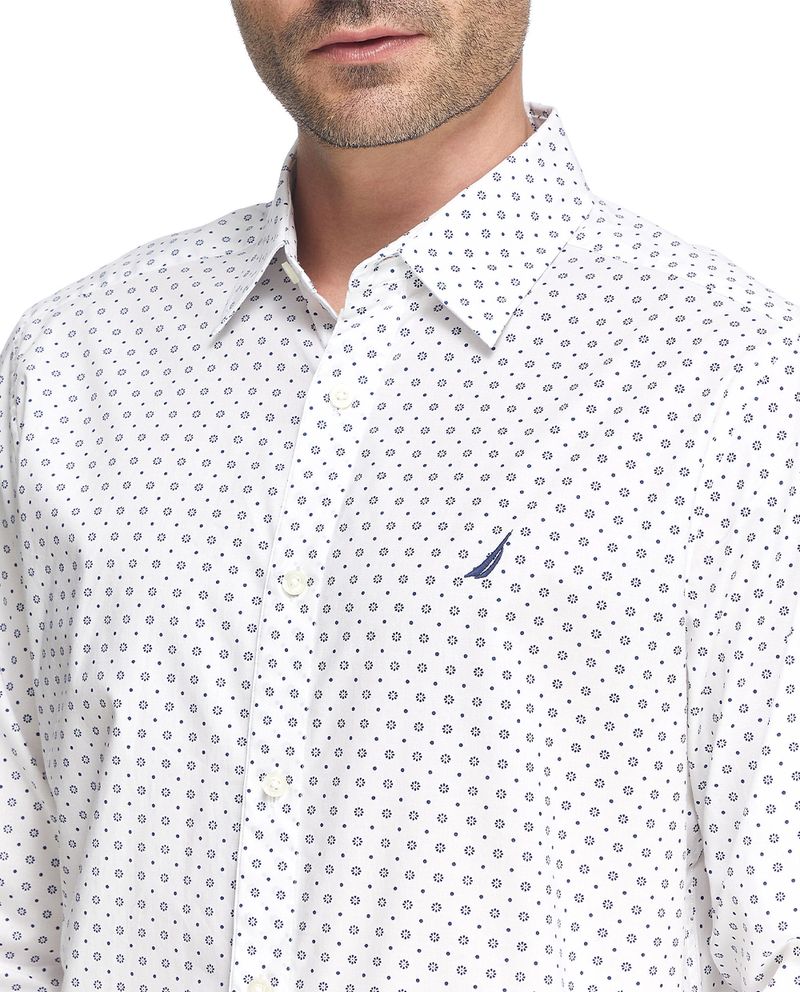 104818586-Camisa-casual-Nautica-regular-fit-blanca-con-mini-print-floral-para-hombre