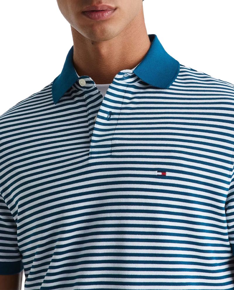 104804252-Camisa-polo-regular-fit-Tommy-Hilfiger-bicolor-rayada-para-hombre