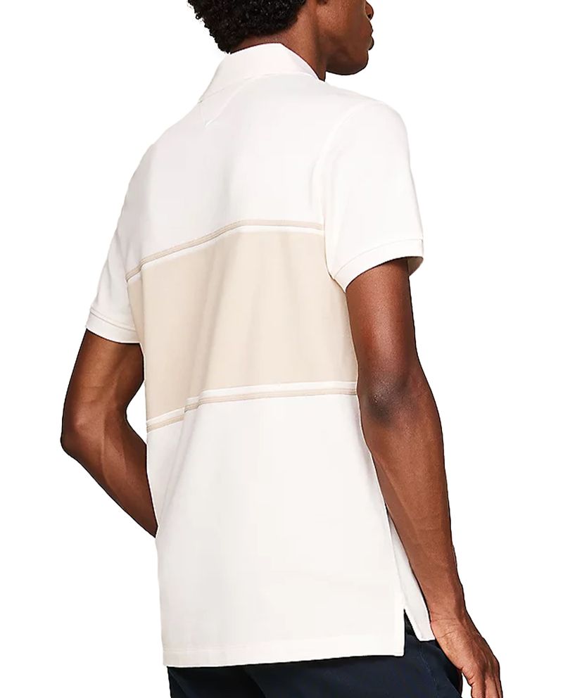 104804282-Camisa-polo-regular-fit-Tommy-Hilfiger-color-blocking-bicolor-para-hombre